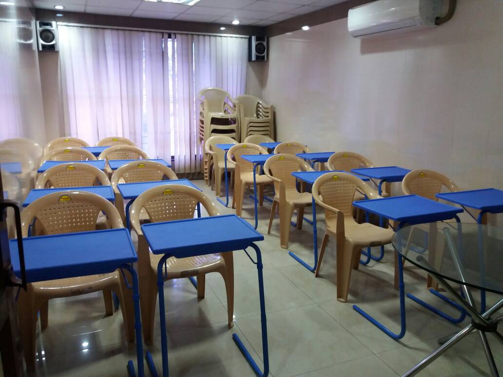 Classroom With Table - 16 Pax