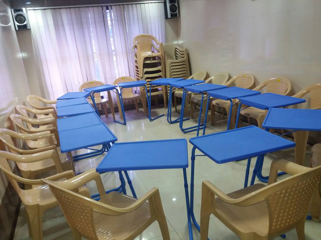 Round Table With Table - 16 Pax
